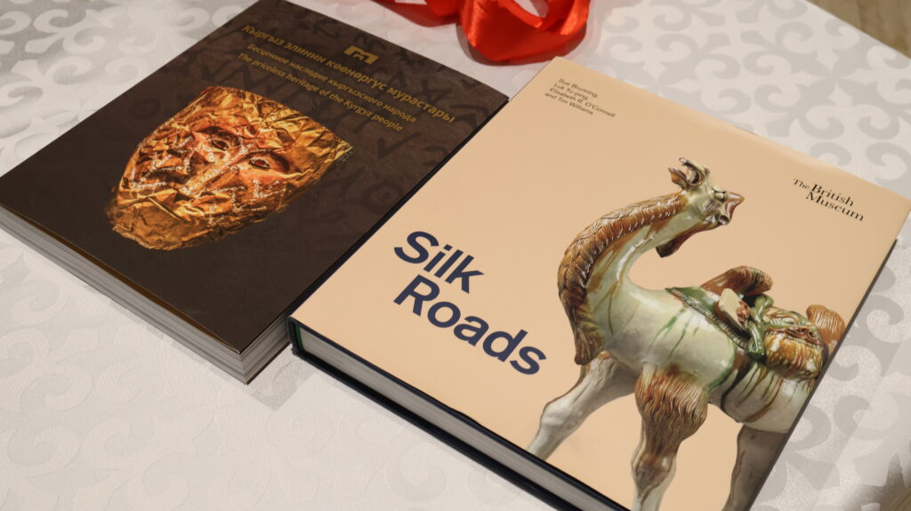 Это изображение имеет пустой атрибут alt; его имя файла - prezentacija-knig1-1024x575.jpg